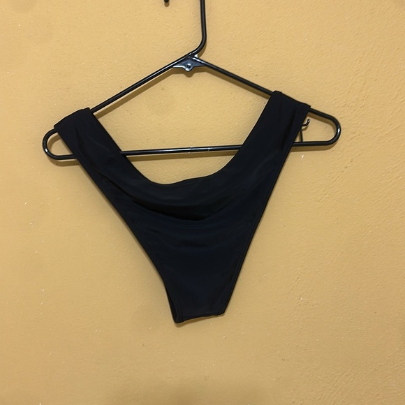 Bikini bottoms, brand new - Picture 2 of 3